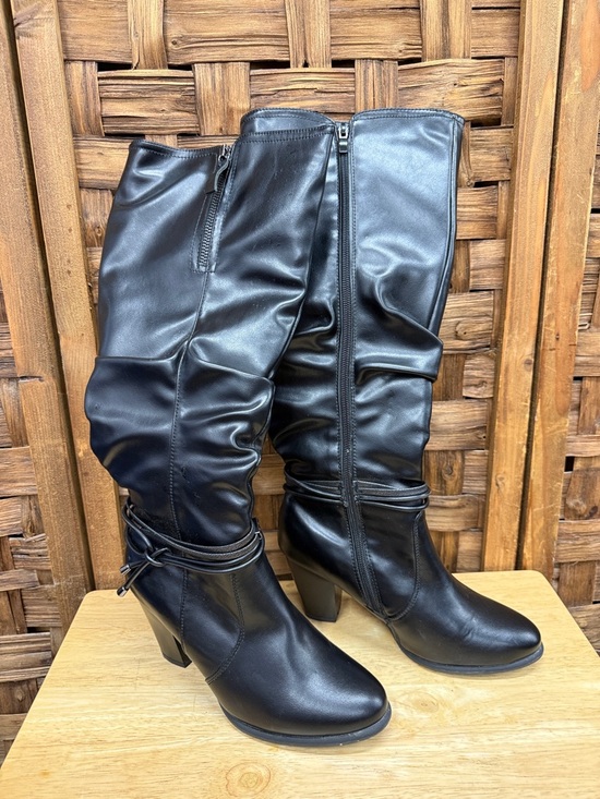 Shoes - Classic Black Knee-High Heeled Boots
